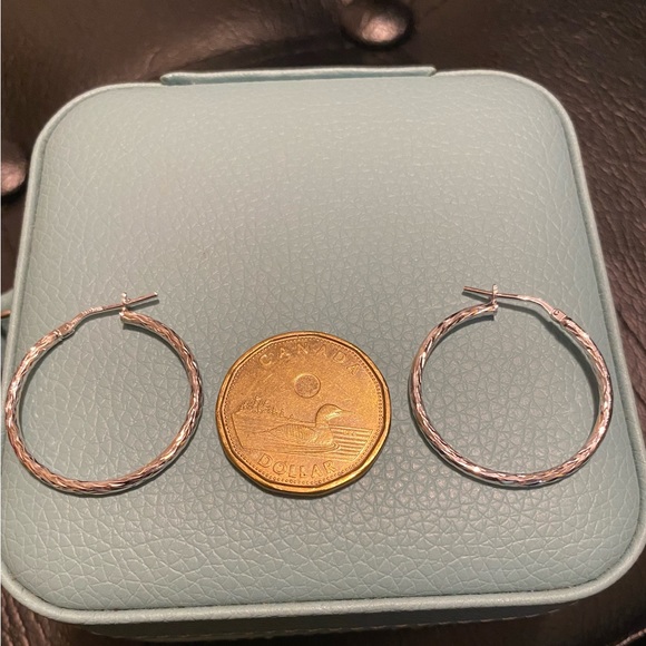 Fine Italian Diamond Cut Hoop Earrings In Sterling Silver,1 inch RETAIL @US$280 - Picture 4 of 9